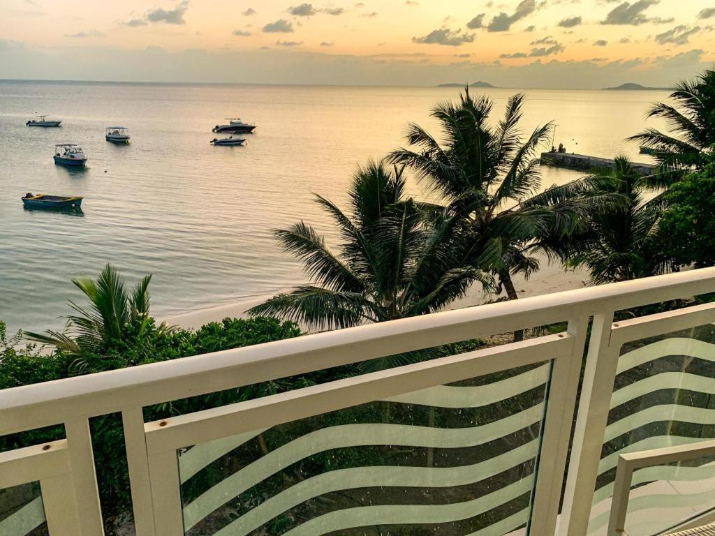 Hotel Diamond Plaza à Grand Anse  Extérieur photo